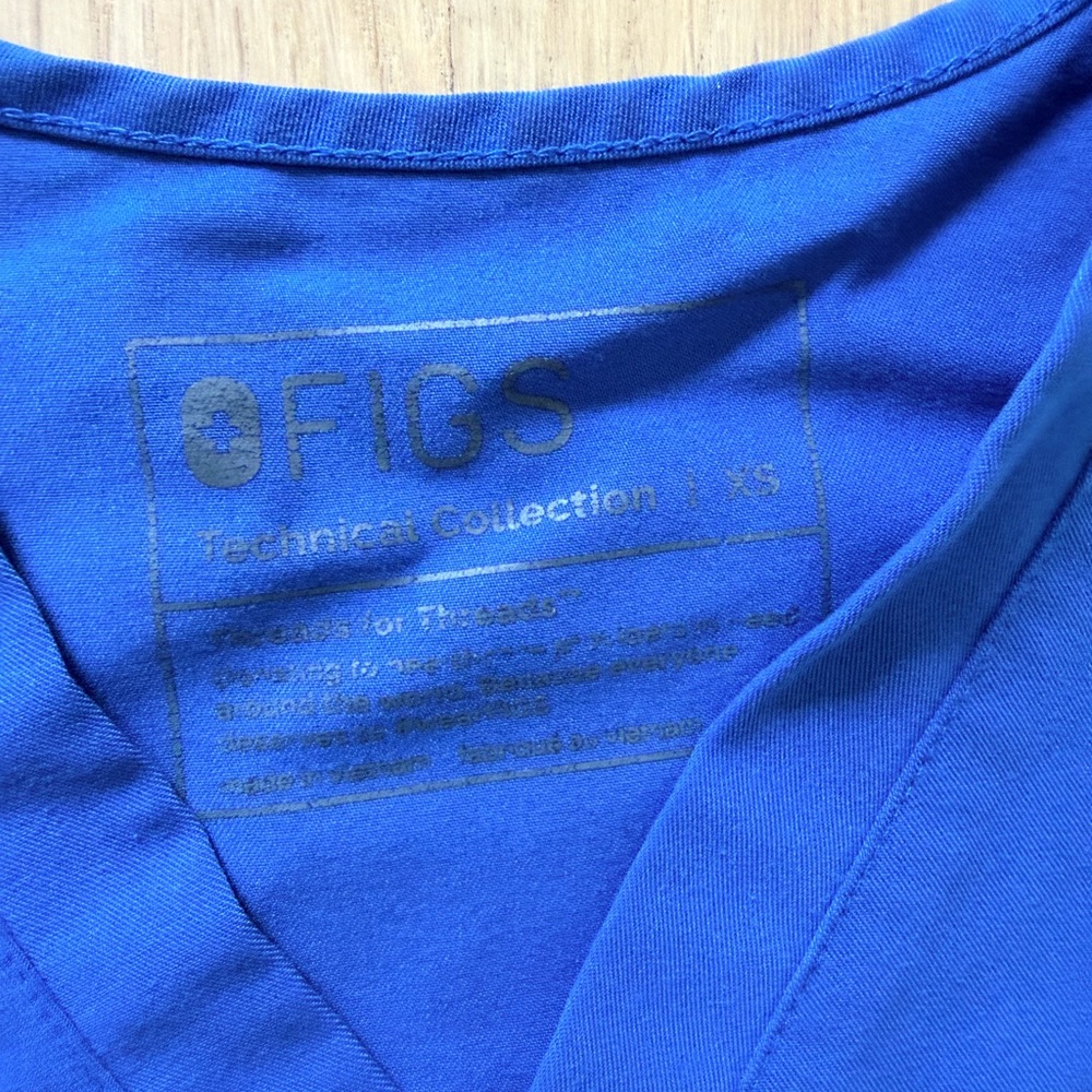 FIGS Scrub Set - Picture 2 of 3